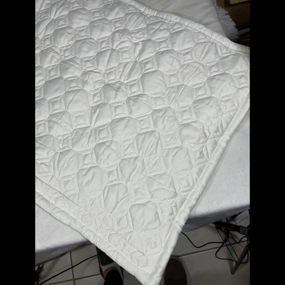 NEW Hotel Collection Alabastar Quilted 1‎ King Sham